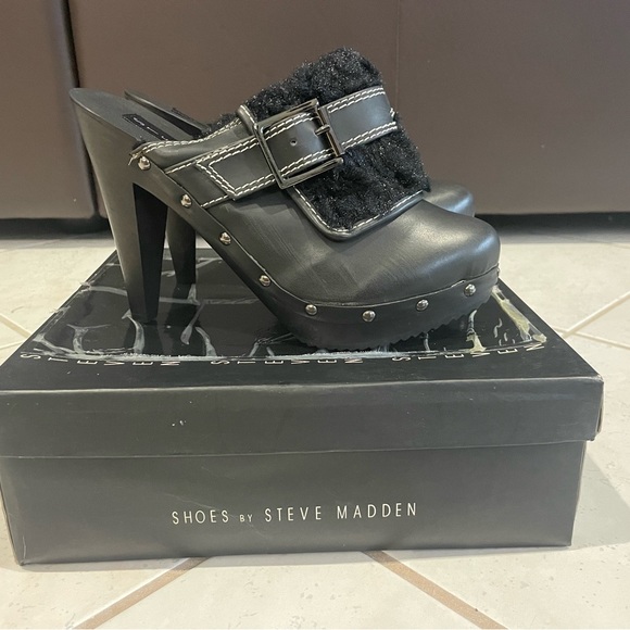 Steve Madden Wooden Clogs - Picture 2 of 7